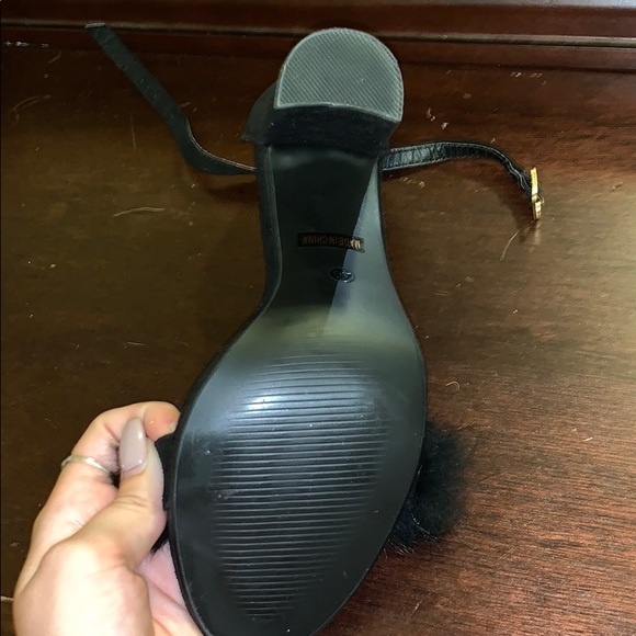 COPY - Fuzzy heels! Faux fur sandal heels - Picture 3 of 3